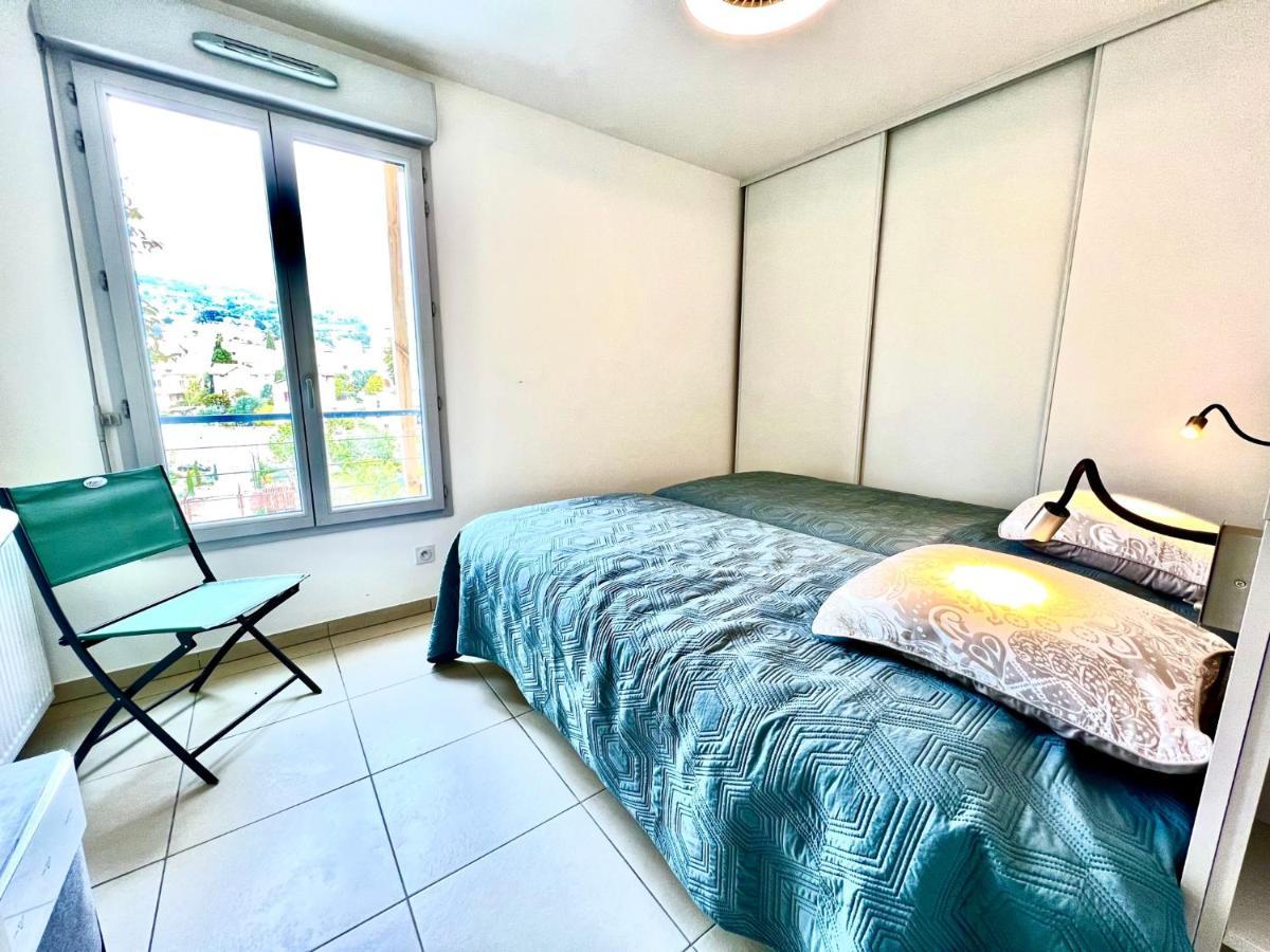 Riviera - Superbe 3 Pièces Avec Terrasse Plein Sud Et Parking- La Terrasse Du Jardin Du Ray Appartement *